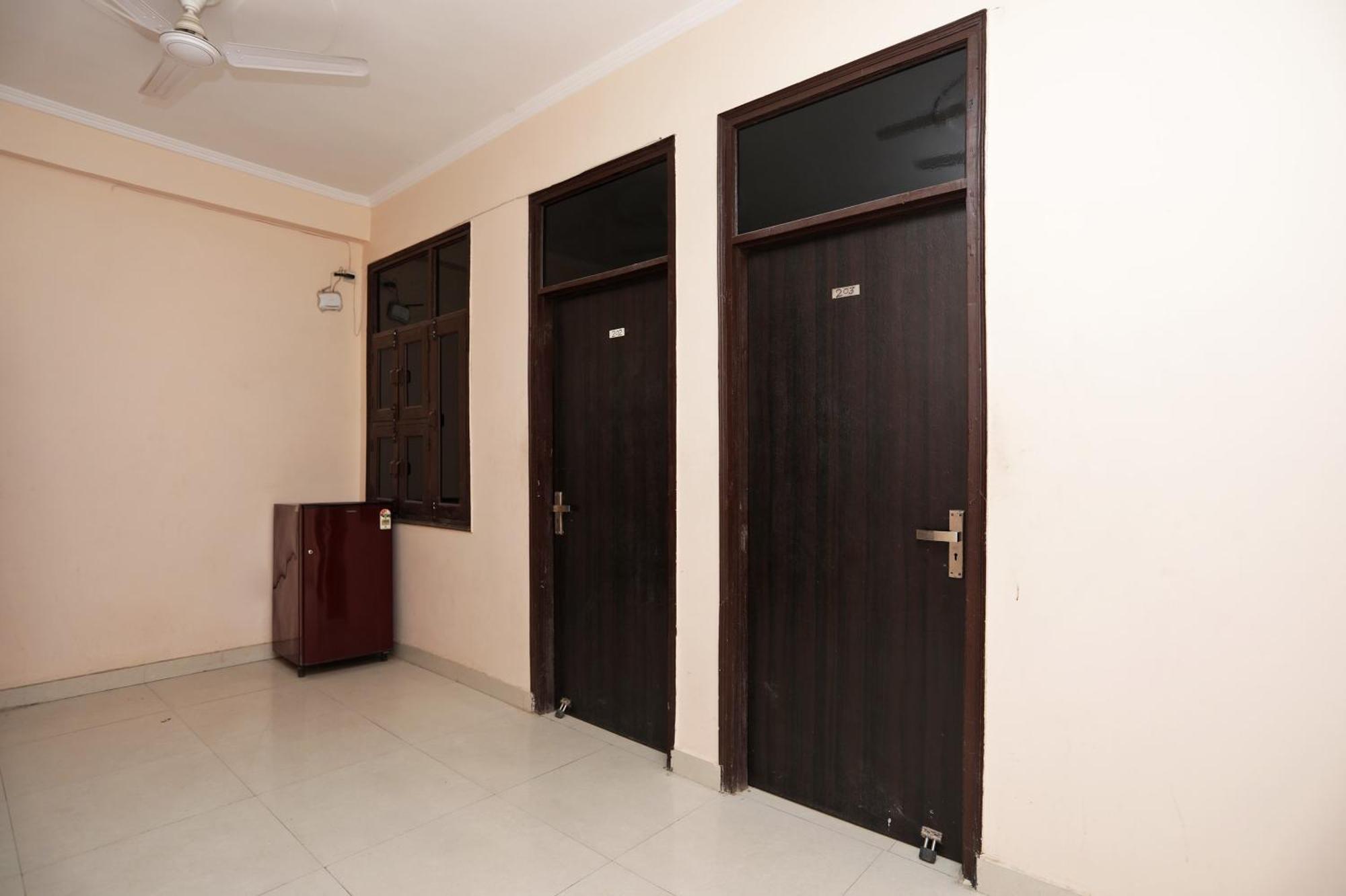 Hotel O Rn 32 Indirapuram Bagian luar foto