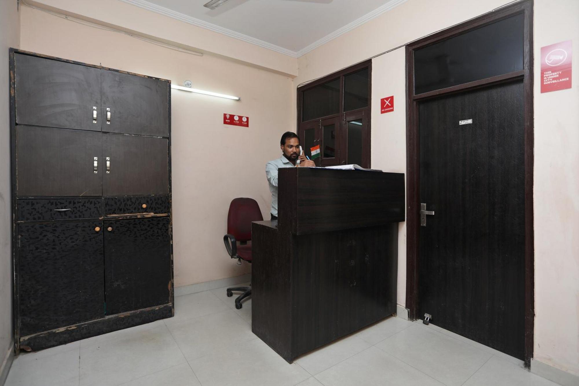 Hotel O Rn 32 Indirapuram Bagian luar foto